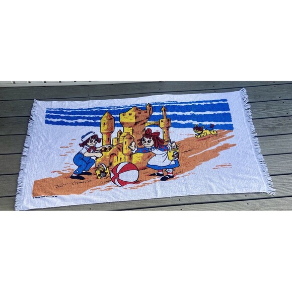 VTG 1980 Raggedy Ann & Andy Beach Towel Sandcastle Scene Fringe Bobbs Merrill - Picture 2 of 16